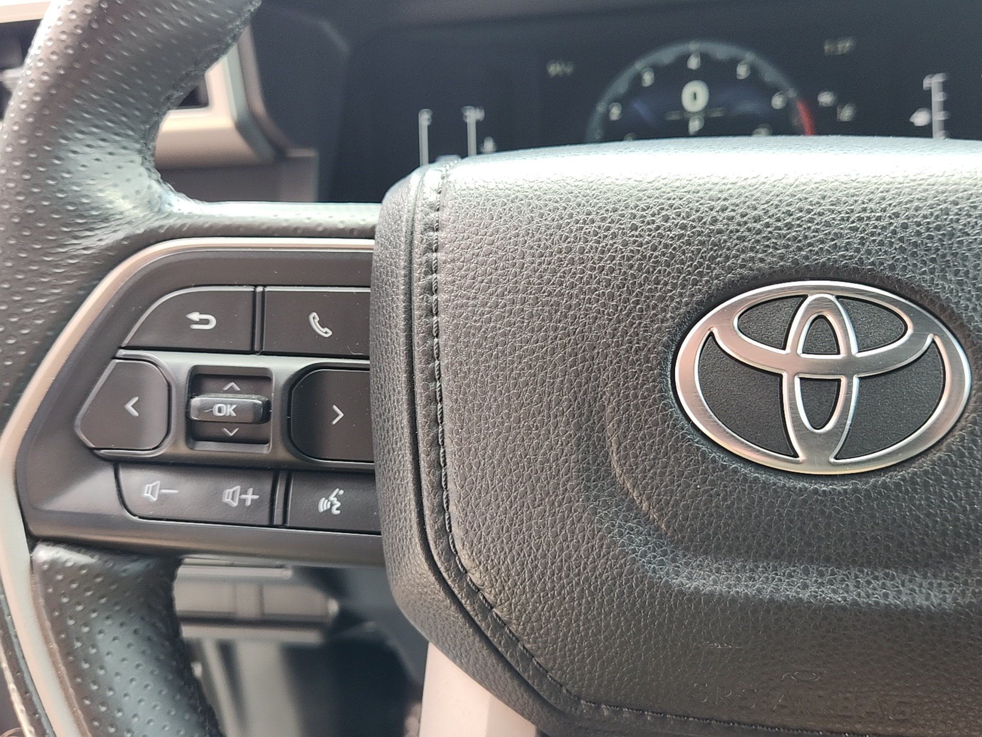Certified 2025 Toyota 4Runner SR5 AWD/4WD image 18