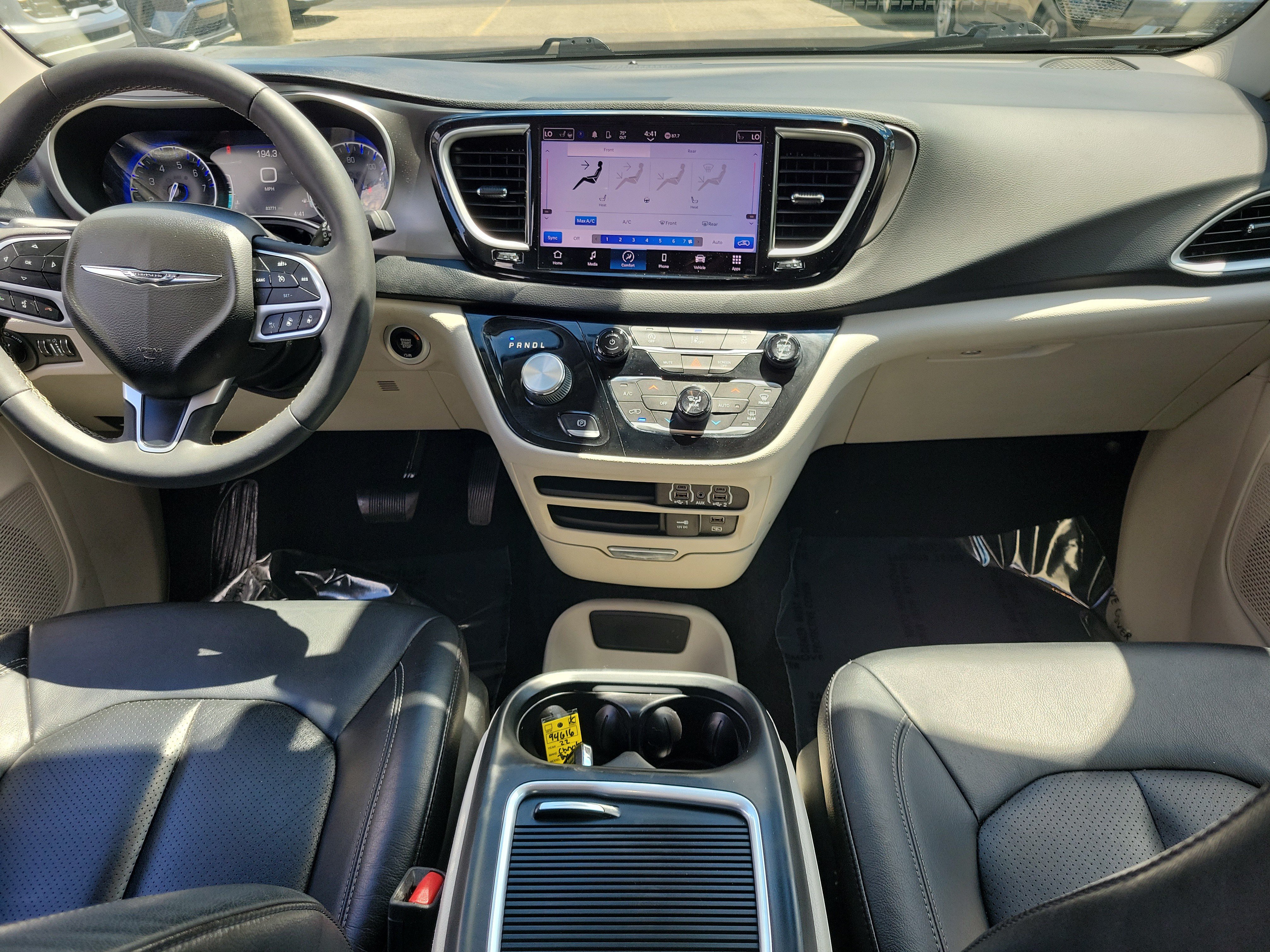 Used 2022 Chrysler Pacifica Touring-L FWD image 9