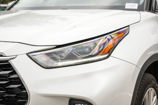 Used 2022 Toyota Highlander Platinum AWD/4WD image 5