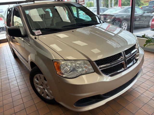 Used 2014 Dodge Grand Caravan American Value Package w/ UConnect Hands-Free Group
