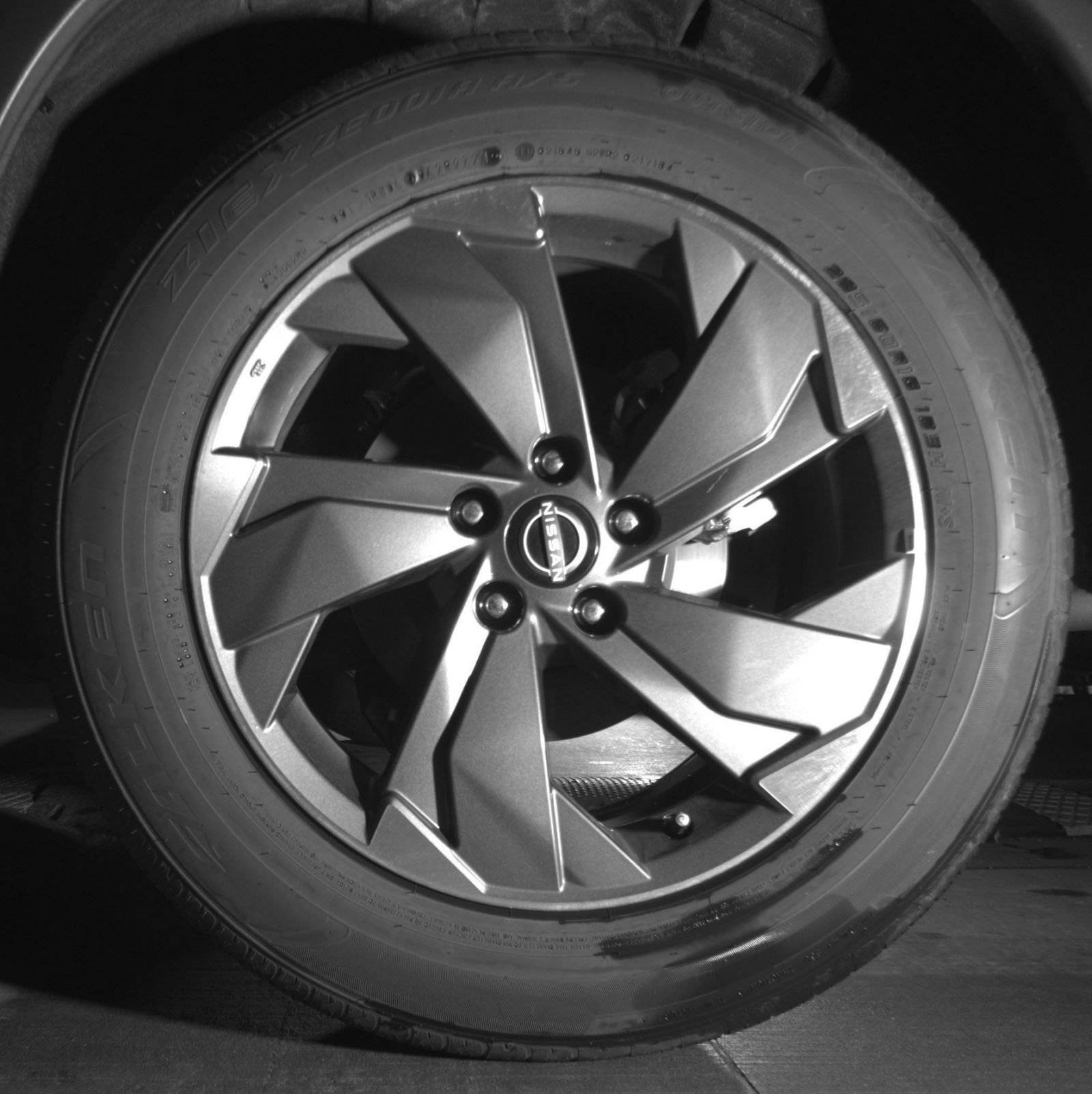 Used 2025 Nissan Rogue SV FWD image 17