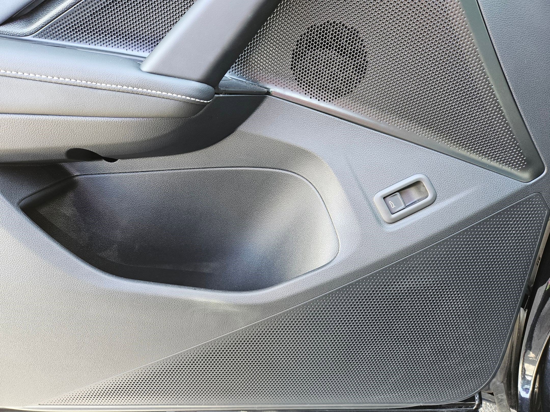 Used 2026 Volkswagen Tiguan SE image 16