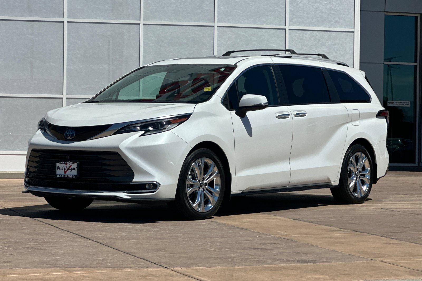 Certified 2023 Toyota Sienna Platinum FWD image 10