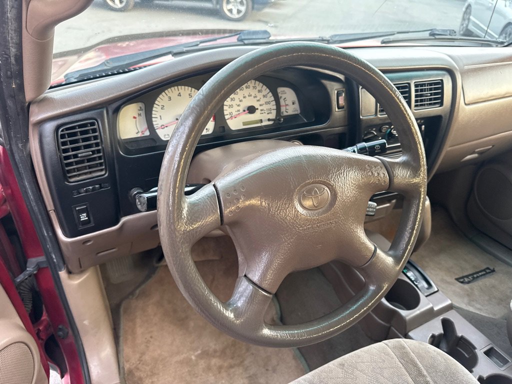 Used 2002 Toyota Tacoma PreRunner RWD image 11