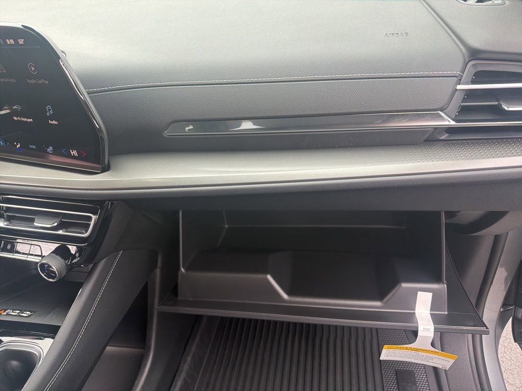 New 2026 Chevrolet Traverse LT w/ Midnight/Sport Edition image 25