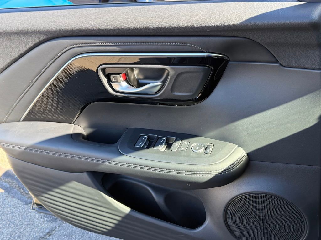Certified 2025 Acura ADX AWD image 32
