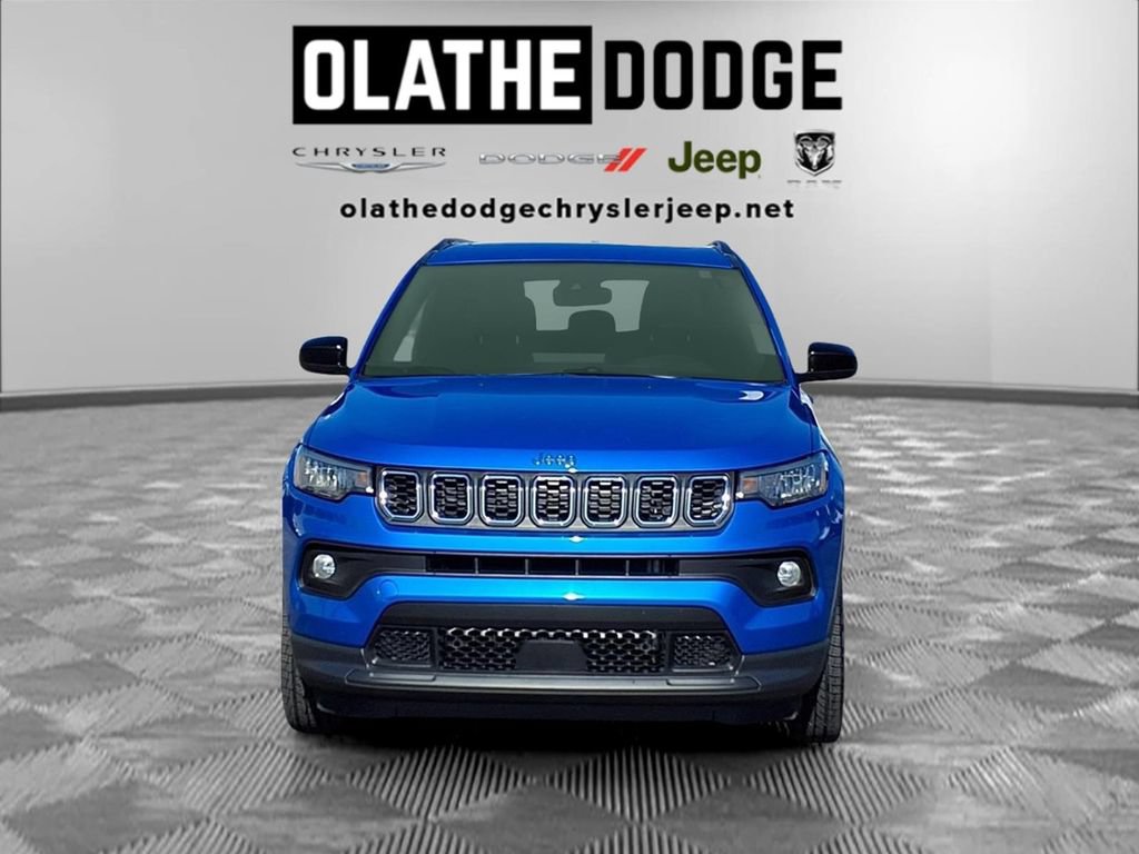 Used 2024 Jeep Compass Latitude w/ Sun and Sound Group AWD/4WD image 32