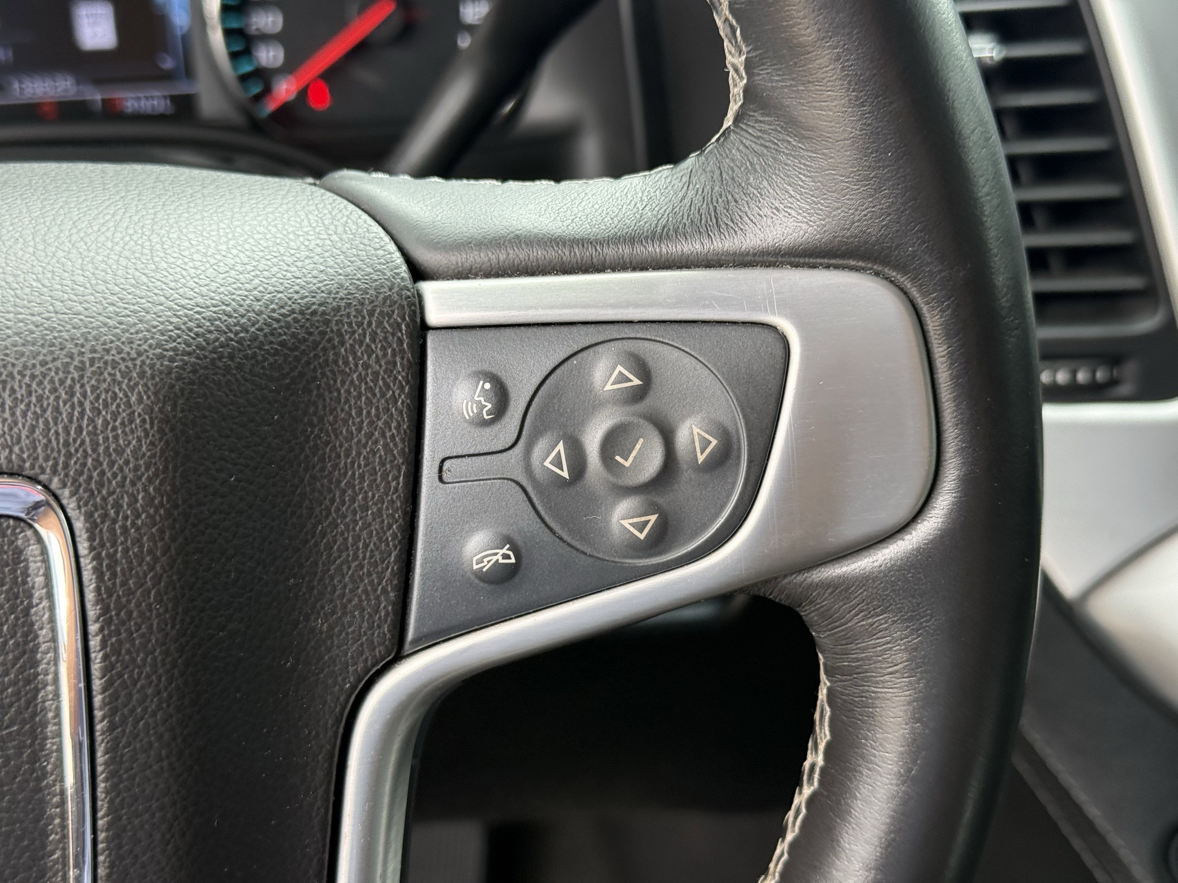 Used 2017 GMC Yukon SLT RWD image 16