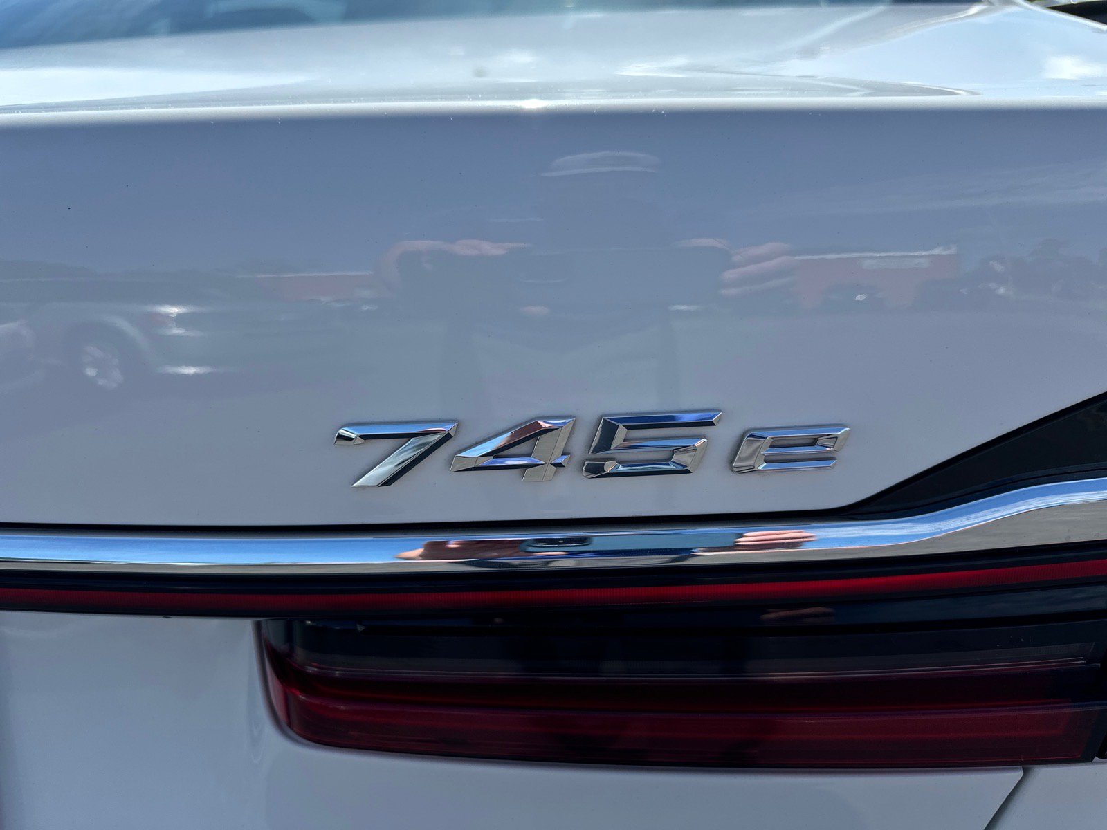 Used 2020 BMW 745e xDrive AWD/4WD image 10