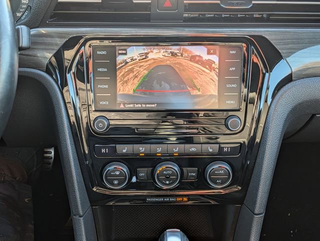 Used 2022 Volkswagen Passat 2.0T R-Line image 27