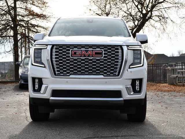 Used 2021 GMC Yukon XL Denali image 2
