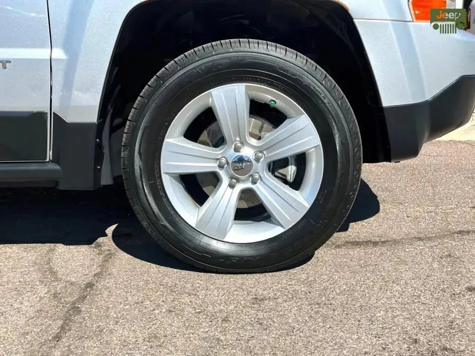 Used 2012 Jeep Patriot Latitude FWD image 25