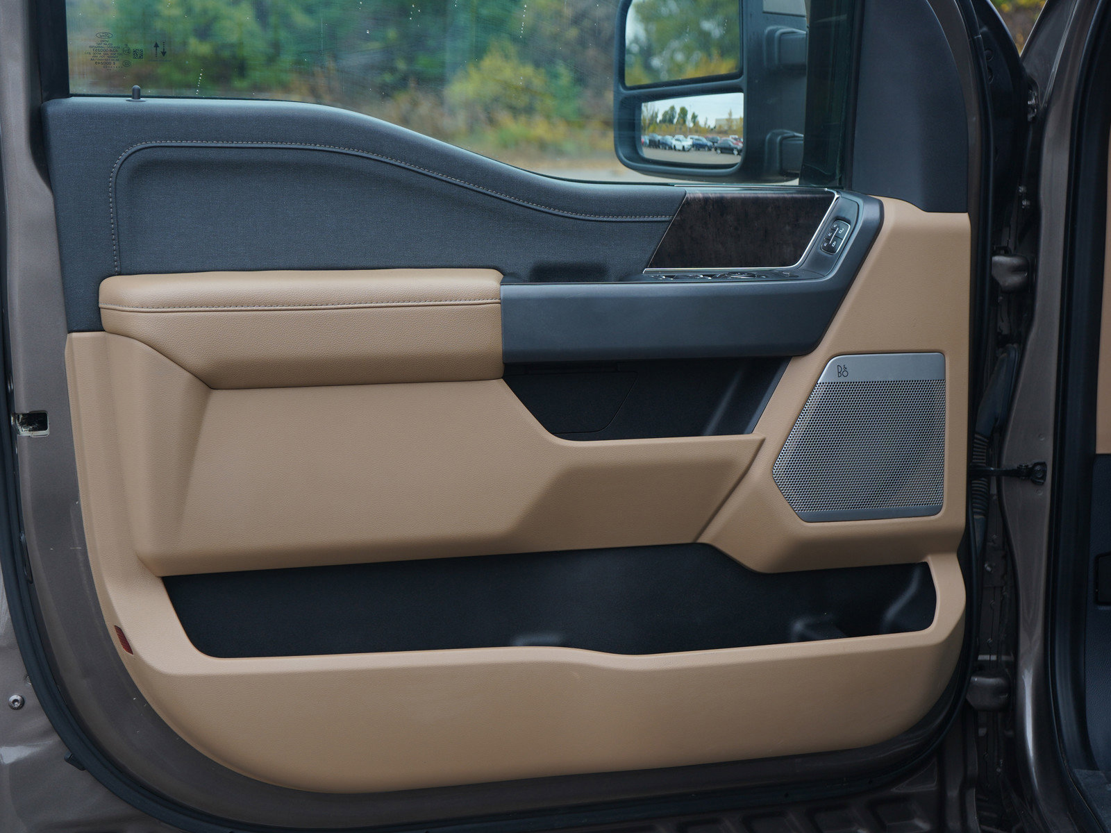 Used 2023 Ford F350 Lariat image 26