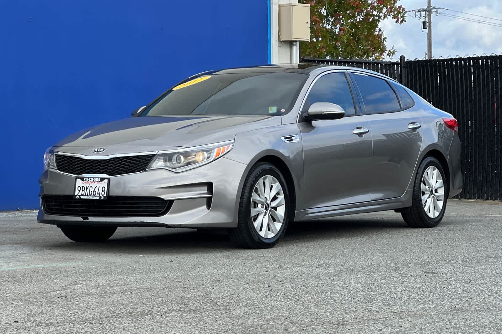Used 2017 Kia Optima EX w/ Premium Package FWD image 8