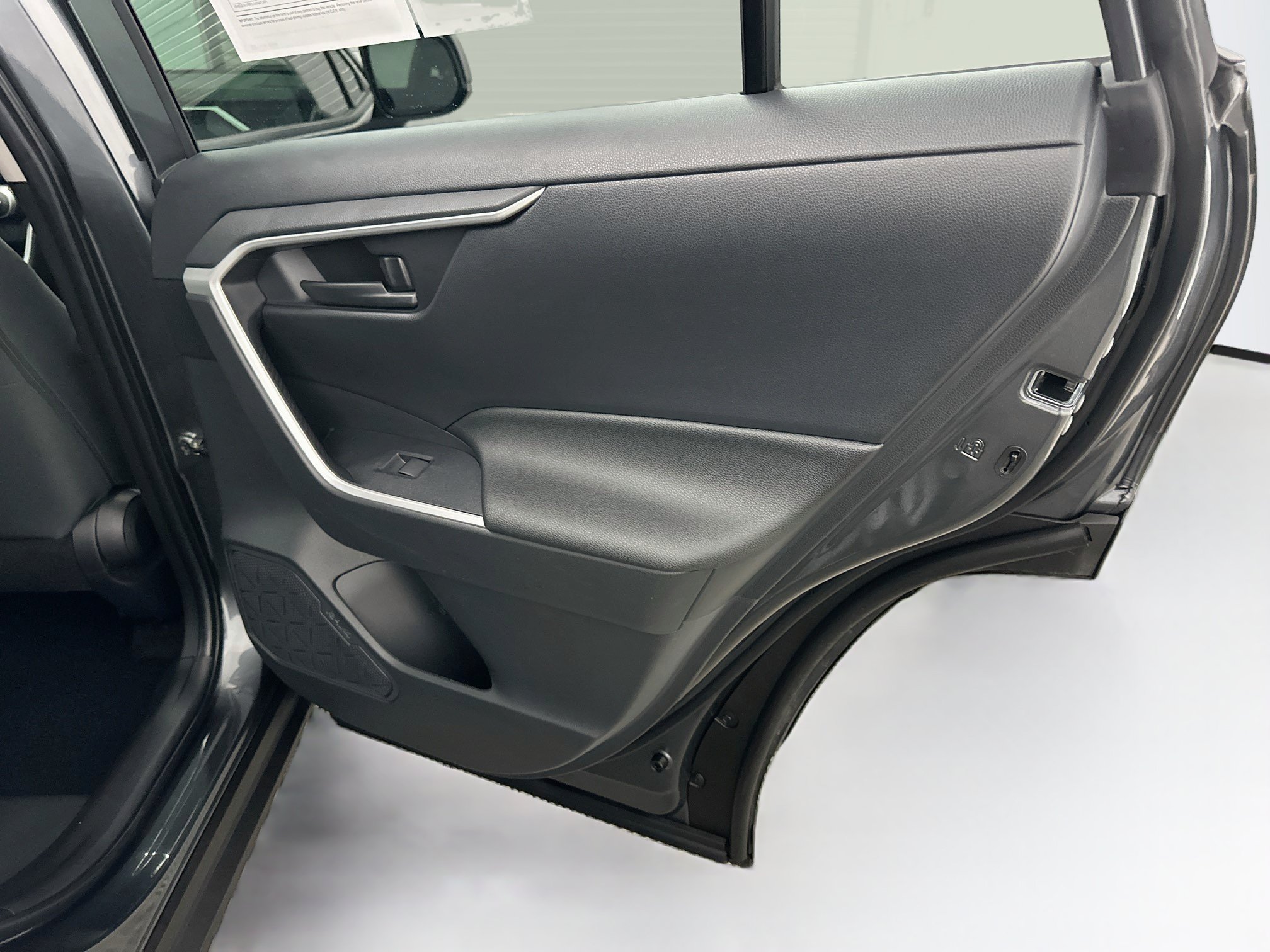 Used 2025 Toyota RAV4 LE AWD/4WD image 31