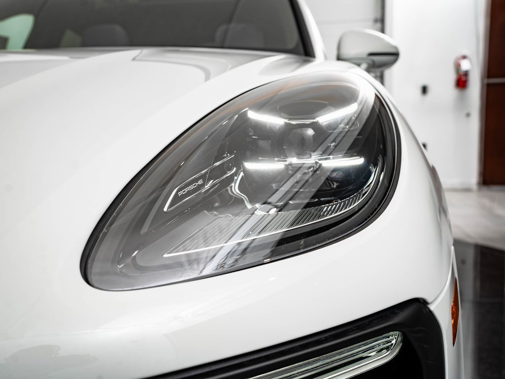 Certified 2025 Porsche Macan image 15