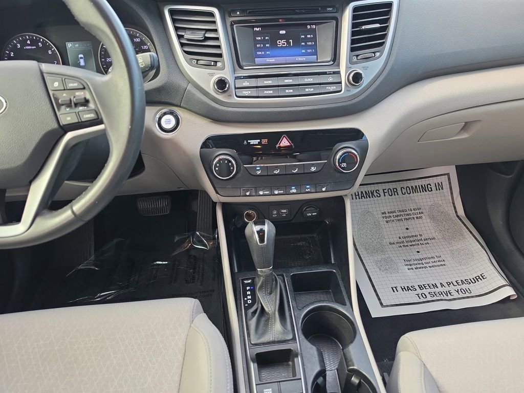 Used 2017 Hyundai Tucson Sport FWD image 11