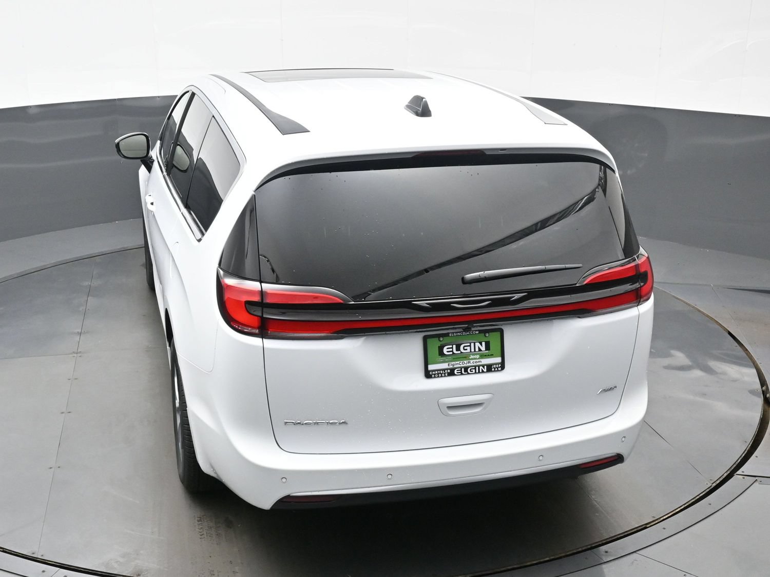 New 2027 Chrysler Pacifica Select AWD/4WD image 24