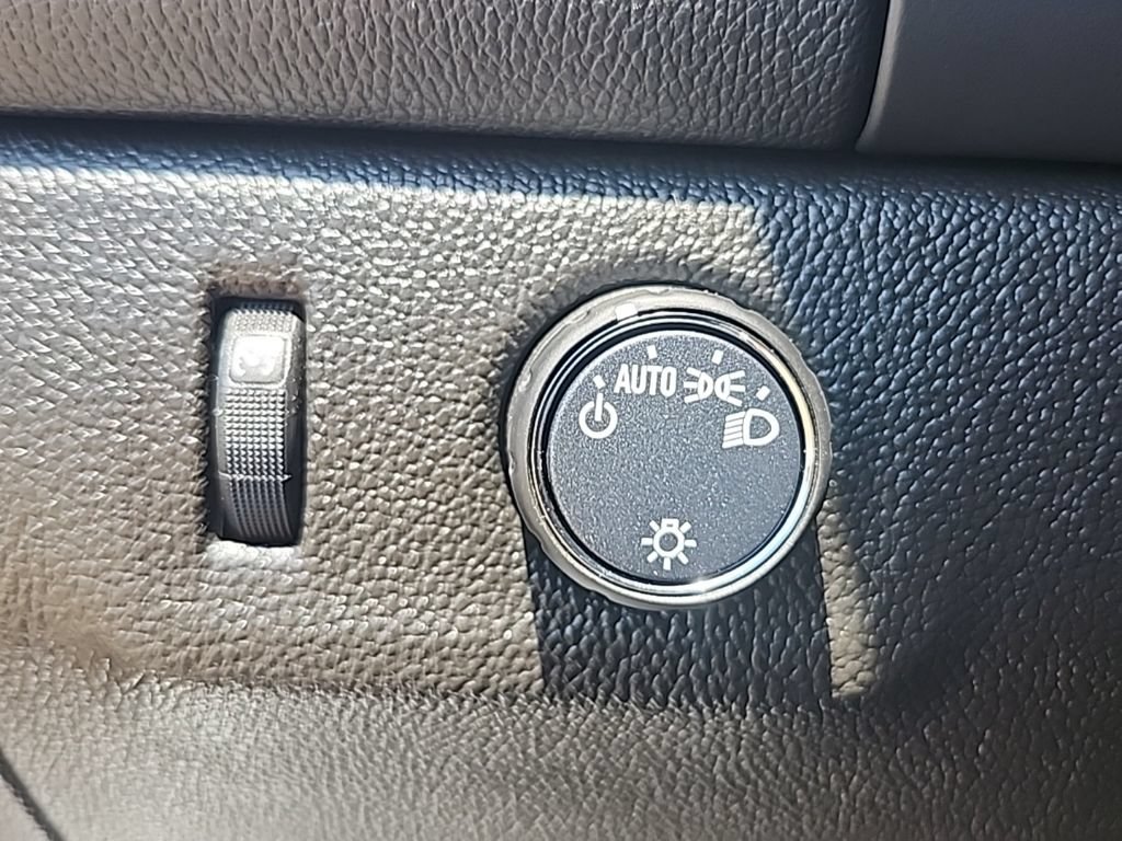 Used 2022 Chevrolet Colorado LT w/ Fleet Safety Package RWD image 13