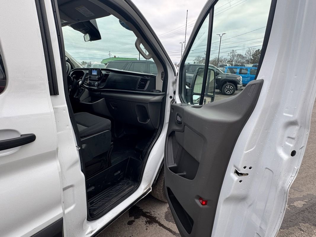 Used 2024 Ford Transit 250 Low Roof AWD w/ Exterior Upgrade Package image 32