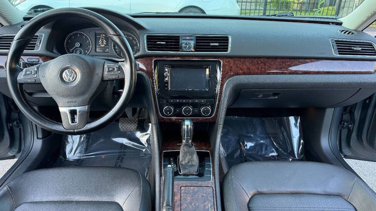 Used 2012 Volkswagen Passat 2.5 SEL Premium image 21