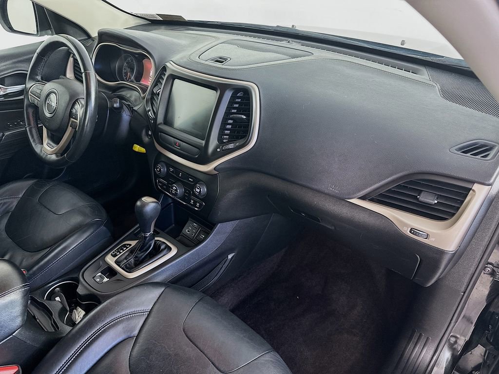 Used 2016 Jeep Cherokee Limited image 30