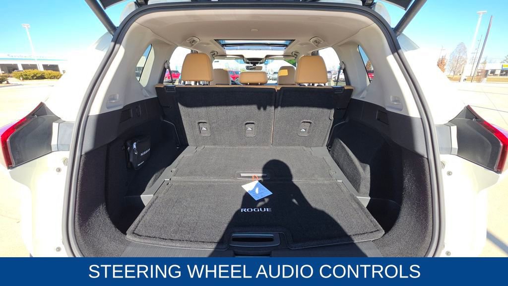 Used 2023 Nissan Rogue Platinum w/ Platinum Premium Package image 18