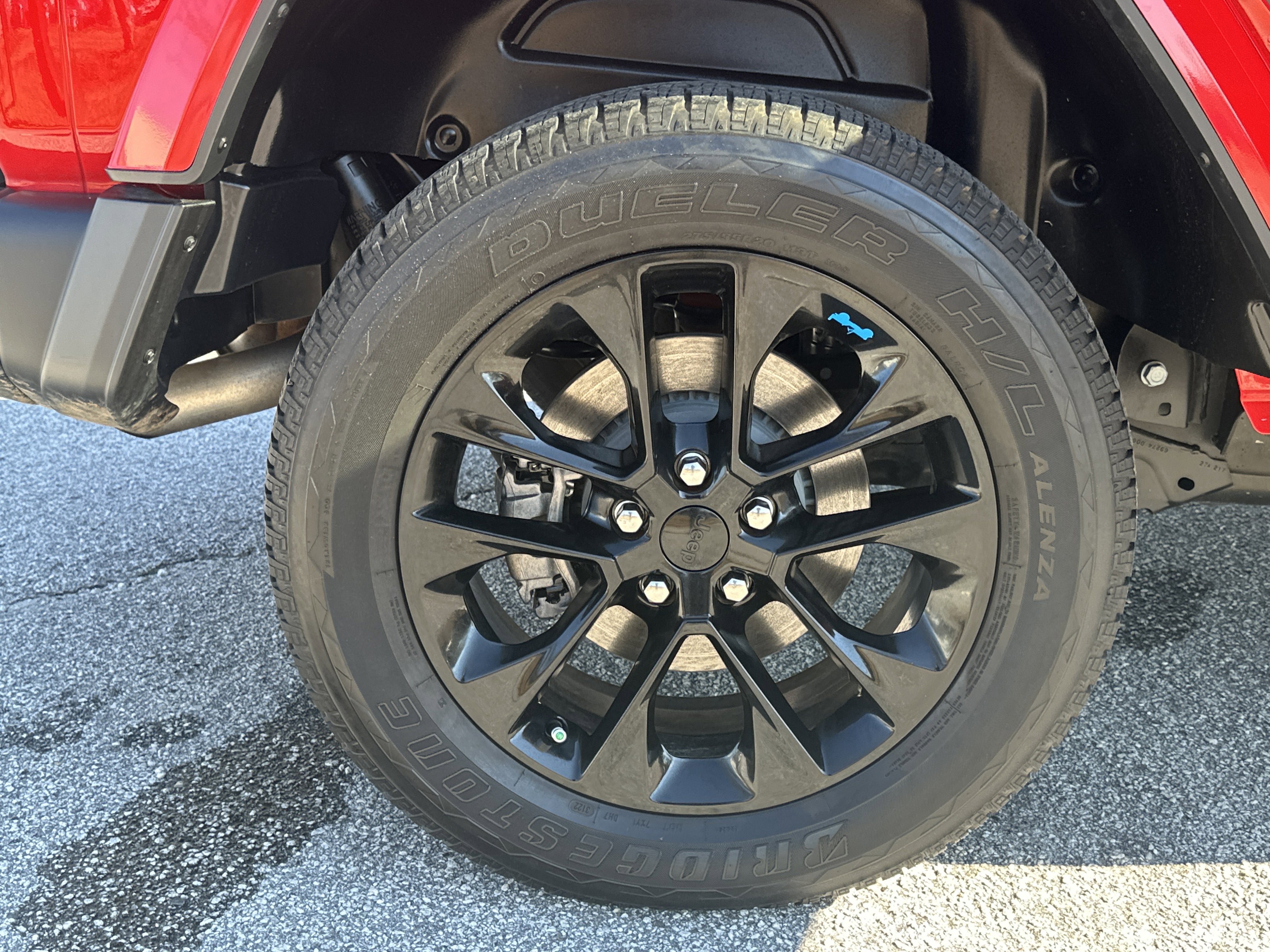 Used 2023 Jeep Wrangler Sahara w/ Cold Weather Group image 17