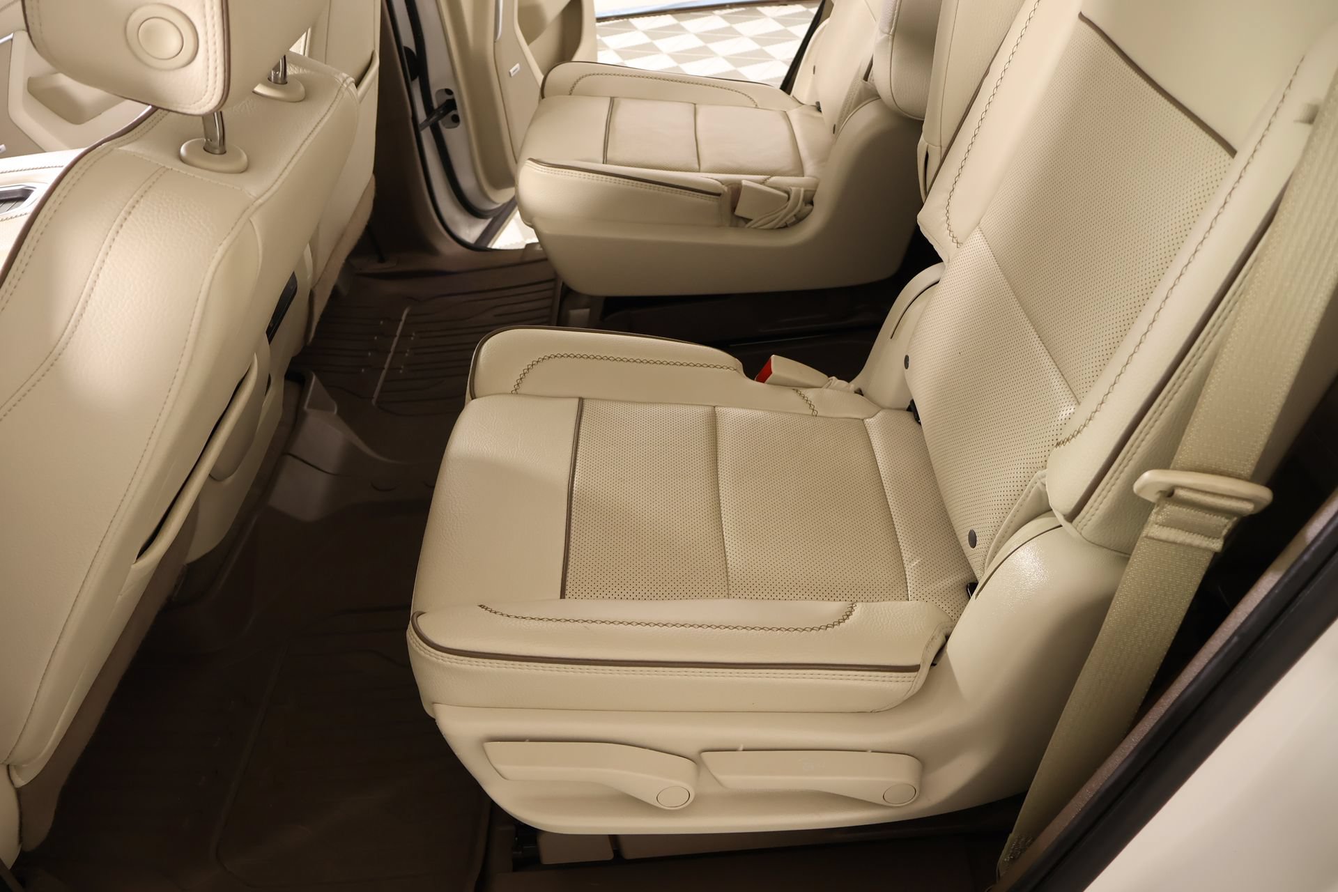 Used 2022 GMC Yukon Denali AWD/4WD image 12