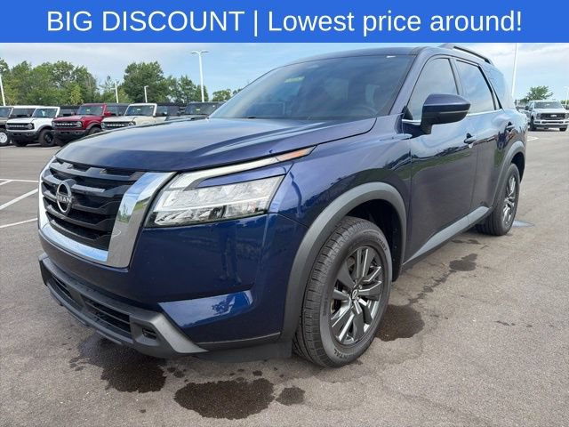 Used 2022 Nissan Pathfinder SV FWD image 2