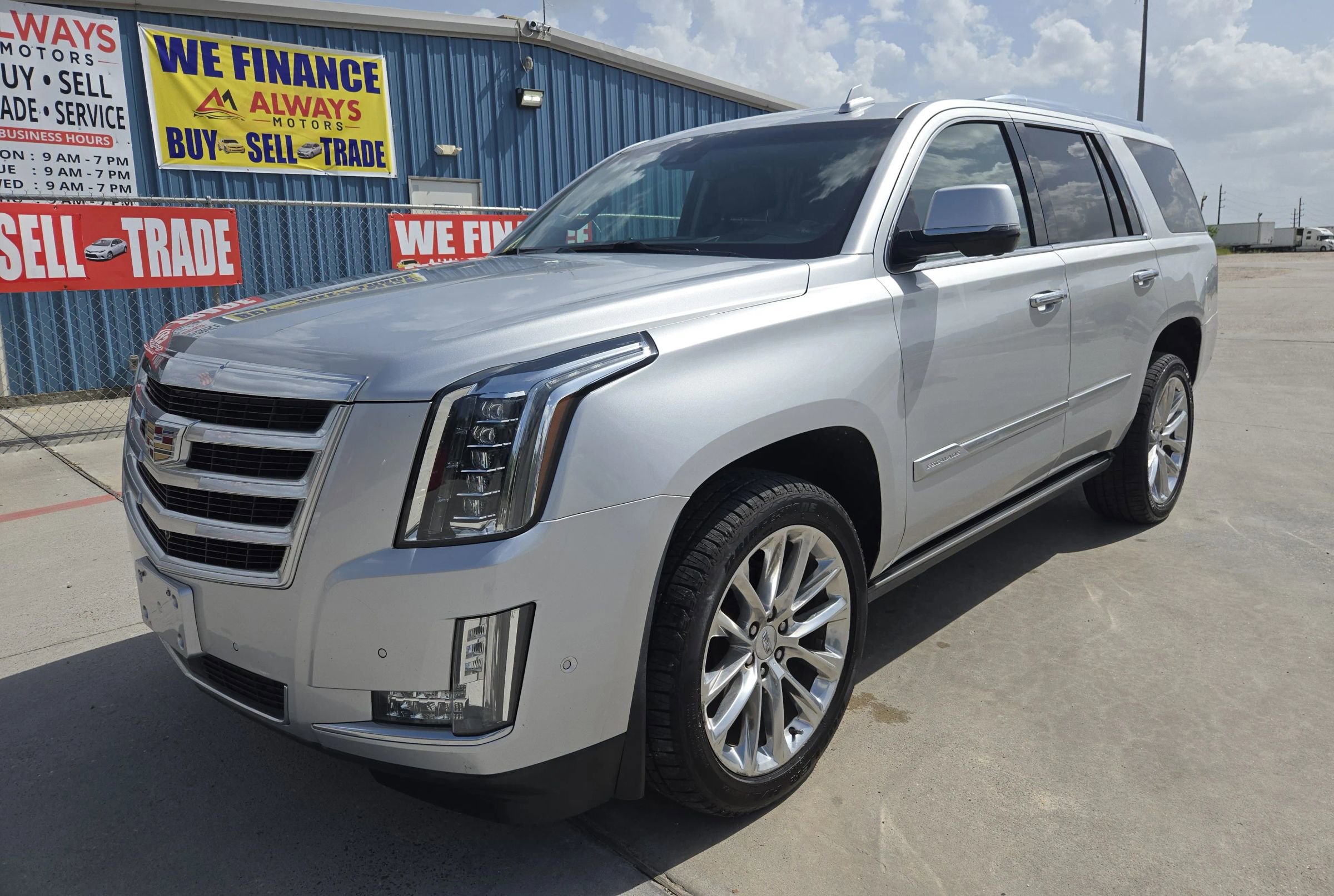 Used 2019 Cadillac Escalade Premium Luxury image 3