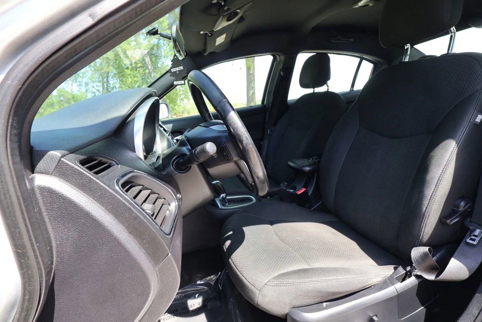 Used 2012 Chrysler 200 Touring FWD image 11