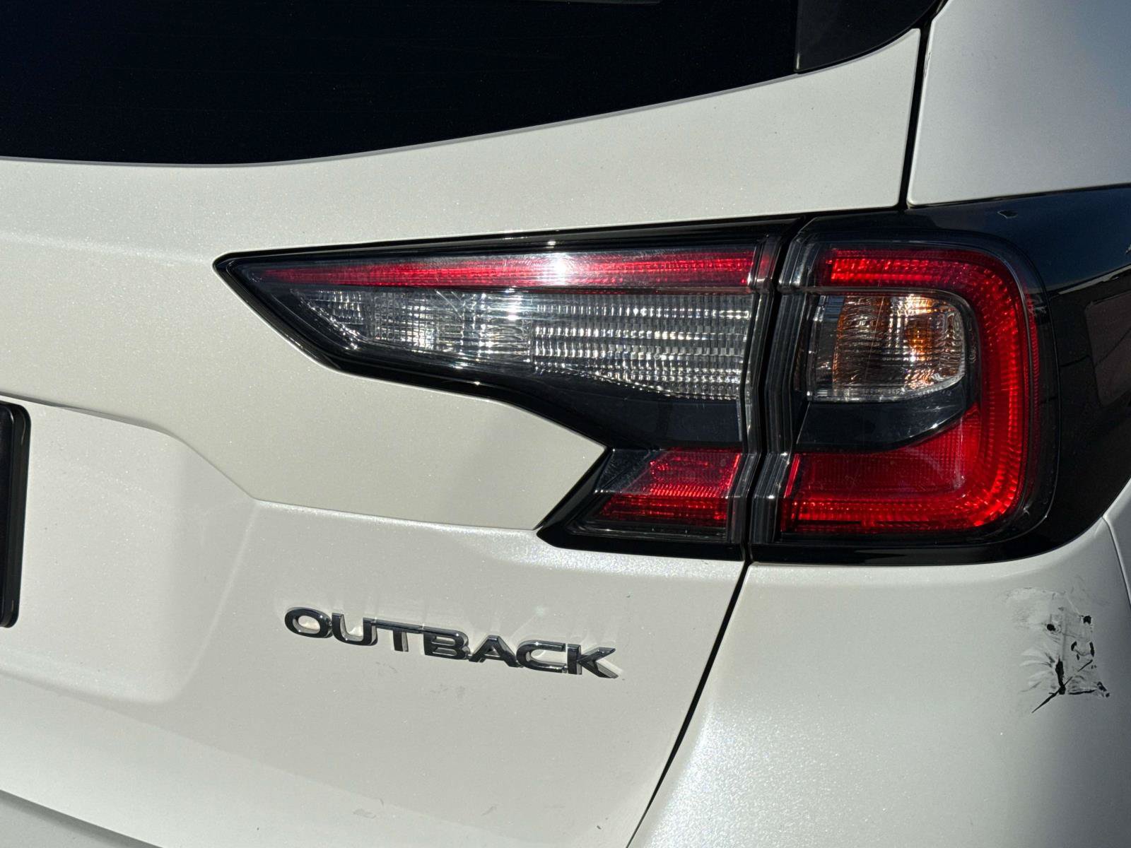 Used 2022 Subaru Outback Limited AWD/4WD image 19