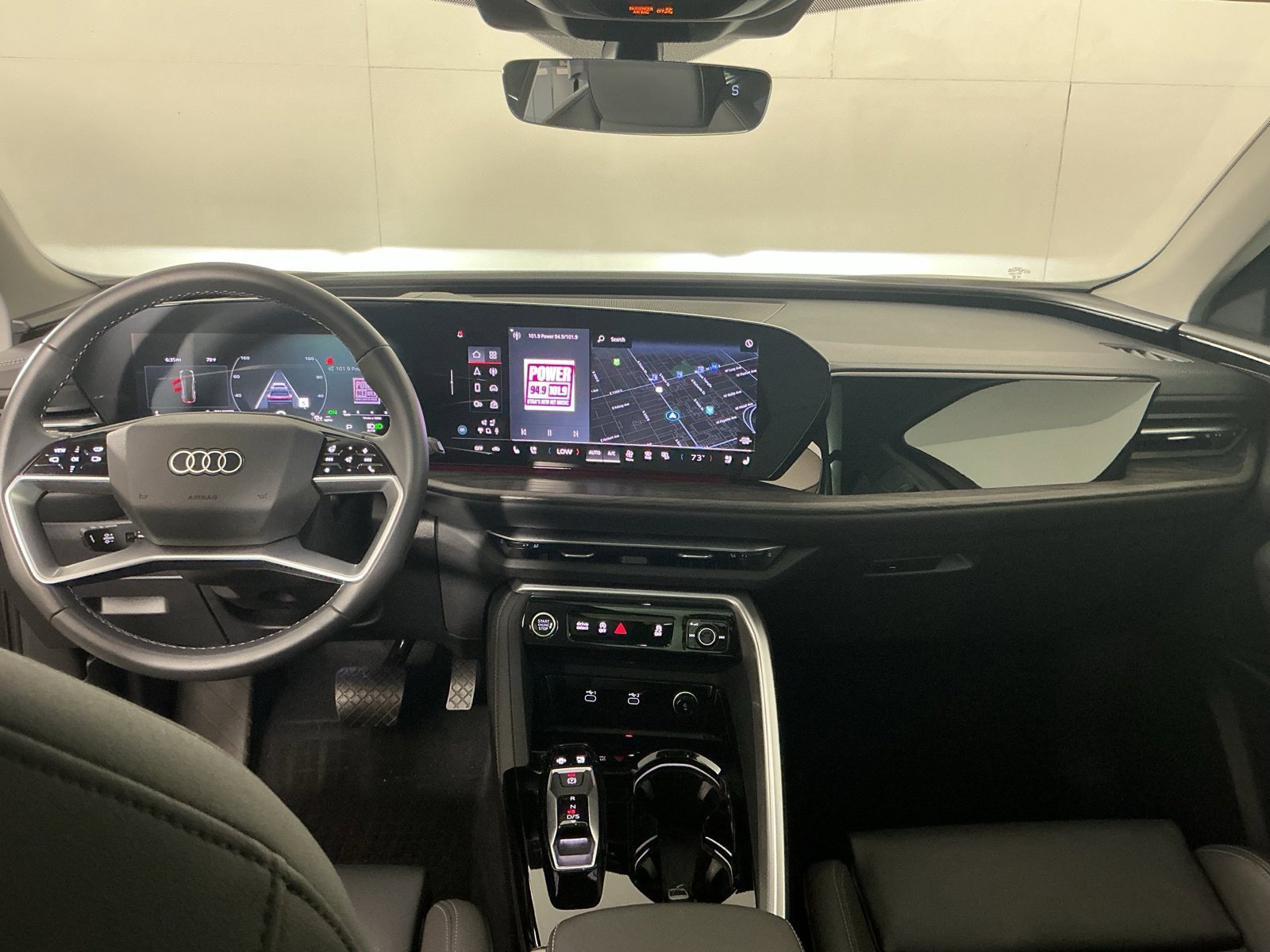 Used 2025 Audi Q5 Premium Plus w/ Premium Plus AWD/4WD image 11