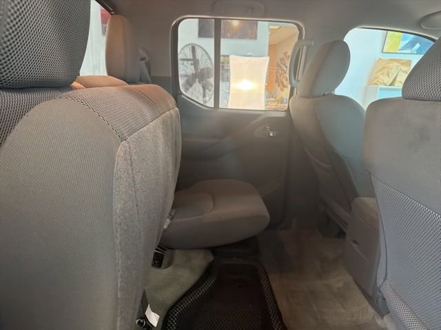 Used 2016 Nissan Frontier SV image 25