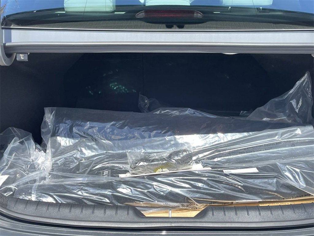 New 2025 Hyundai Elantra Limited image 18