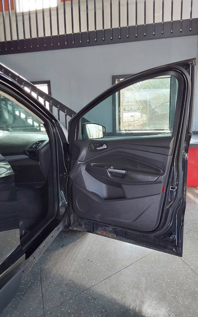 Used 2013 Ford Escape SE FWD image 12