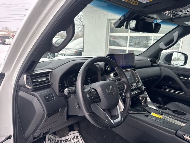 Used 2024 Lexus LX 600 4WD w/ Appearance Package image 8
