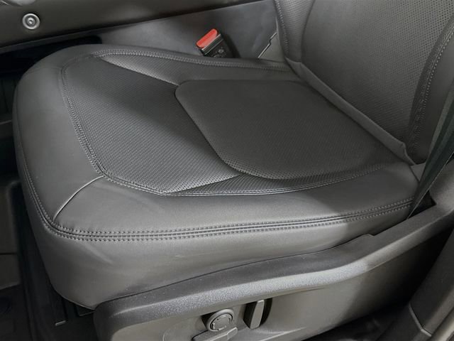 Used 2025 Land Rover Defender 110 S image 22