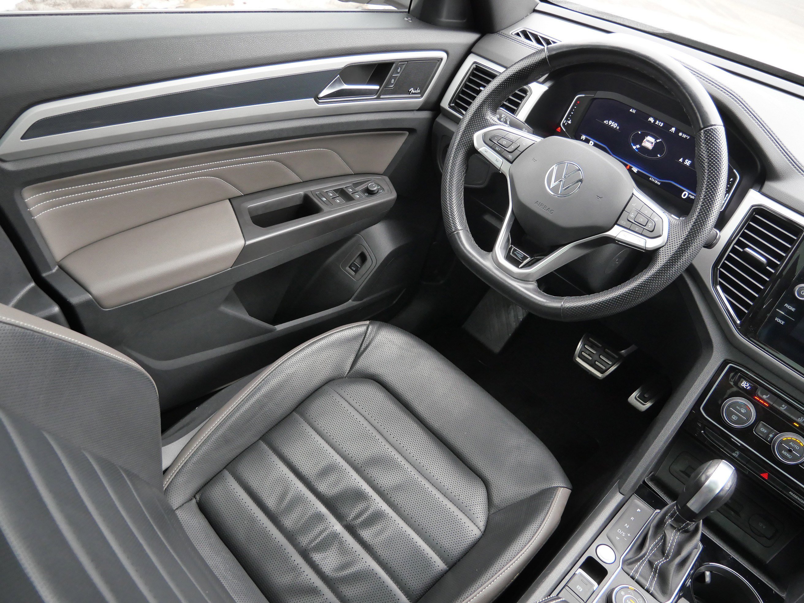 Certified 2023 Volkswagen Atlas Cross Sport SEL Premium R-Line image 9