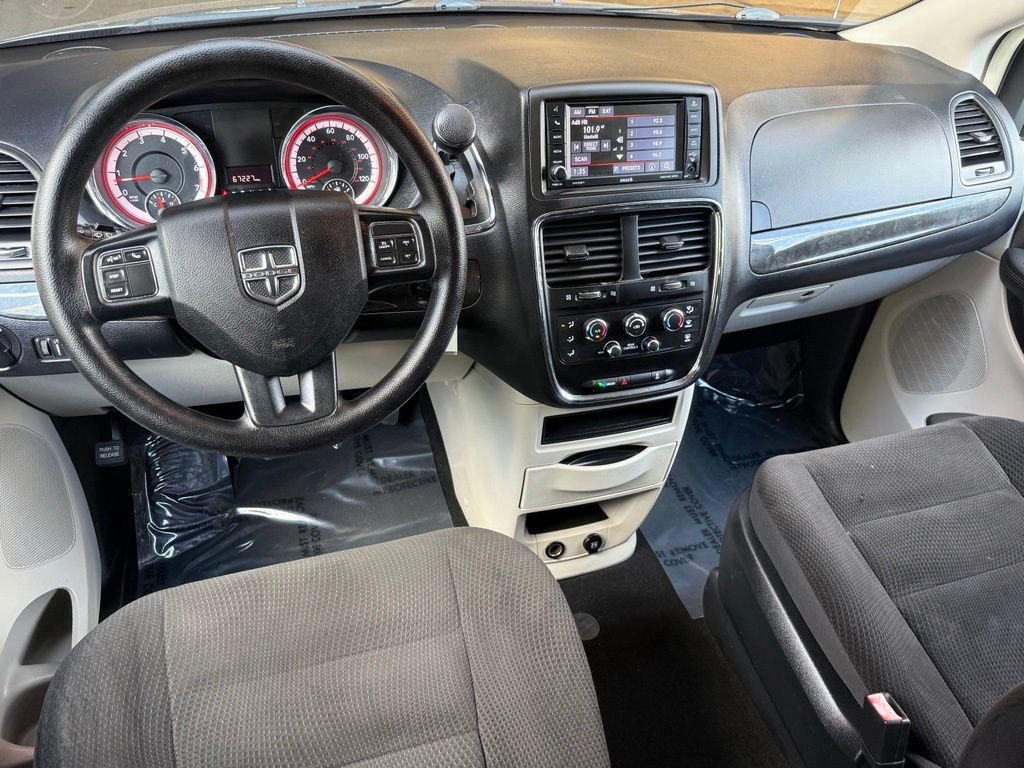 Used 2018 Dodge Grand Caravan SE w/ UConnect Hands-Free Group FWD image 24