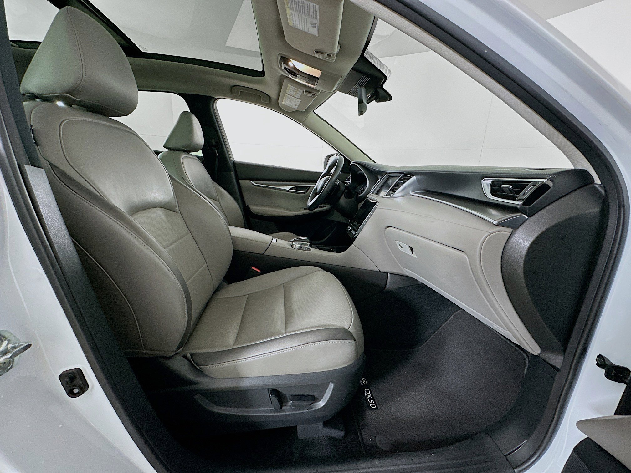 Used 2023 INFINITI QX50 Luxe image 31