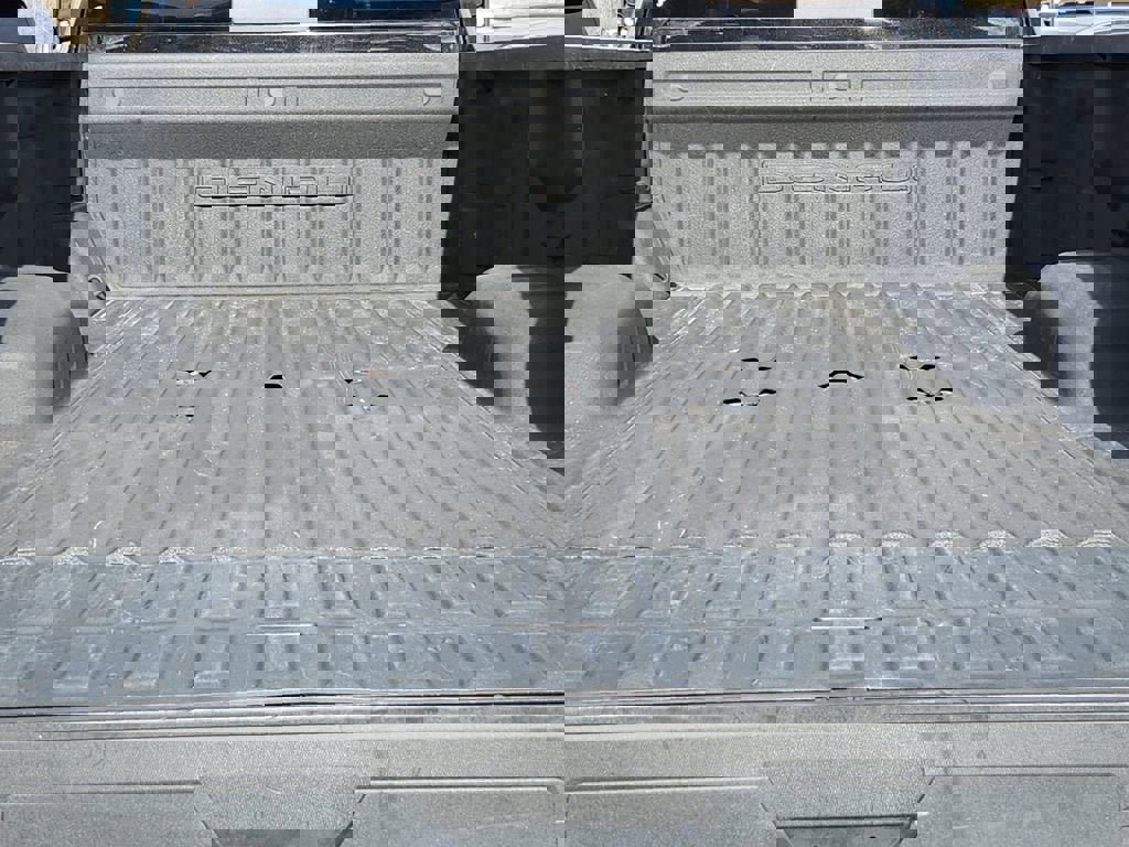 Used 2023 GMC Sierra 2500 Denali w/ Denali Black Diamond Edition image 17