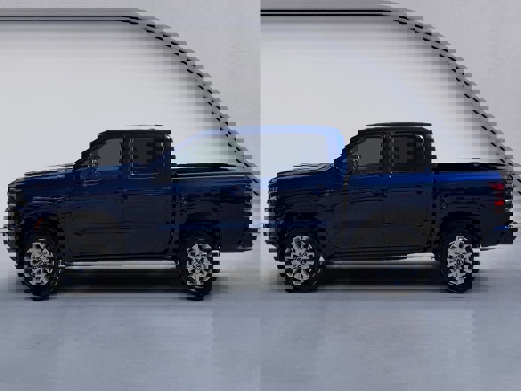 Used 2023 Nissan Frontier SV image 2