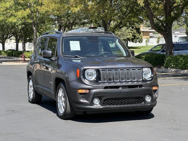 Used 2020 Jeep Renegade Latitude w/ Popular Equipment Group FWD image 2