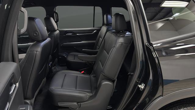 Used 2024 GMC Acadia Elevation w/ Trailering Package image 23