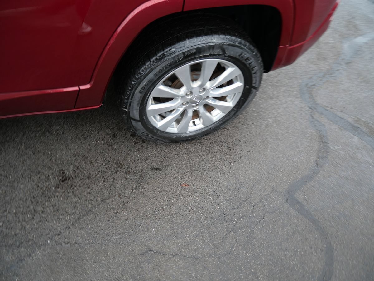 Used 2016 Jeep Cherokee Overland AWD/4WD image 37
