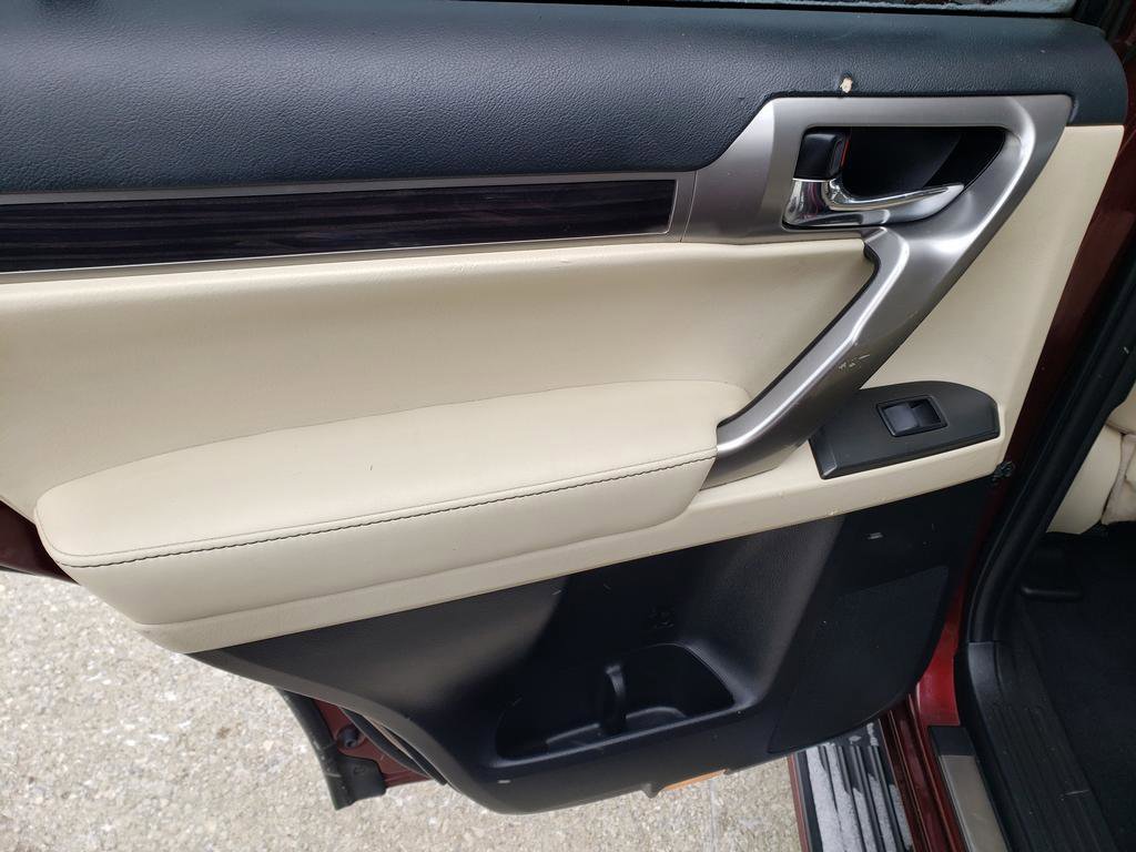 Used 2022 Lexus GX 460 w/ Accessory Package image 14