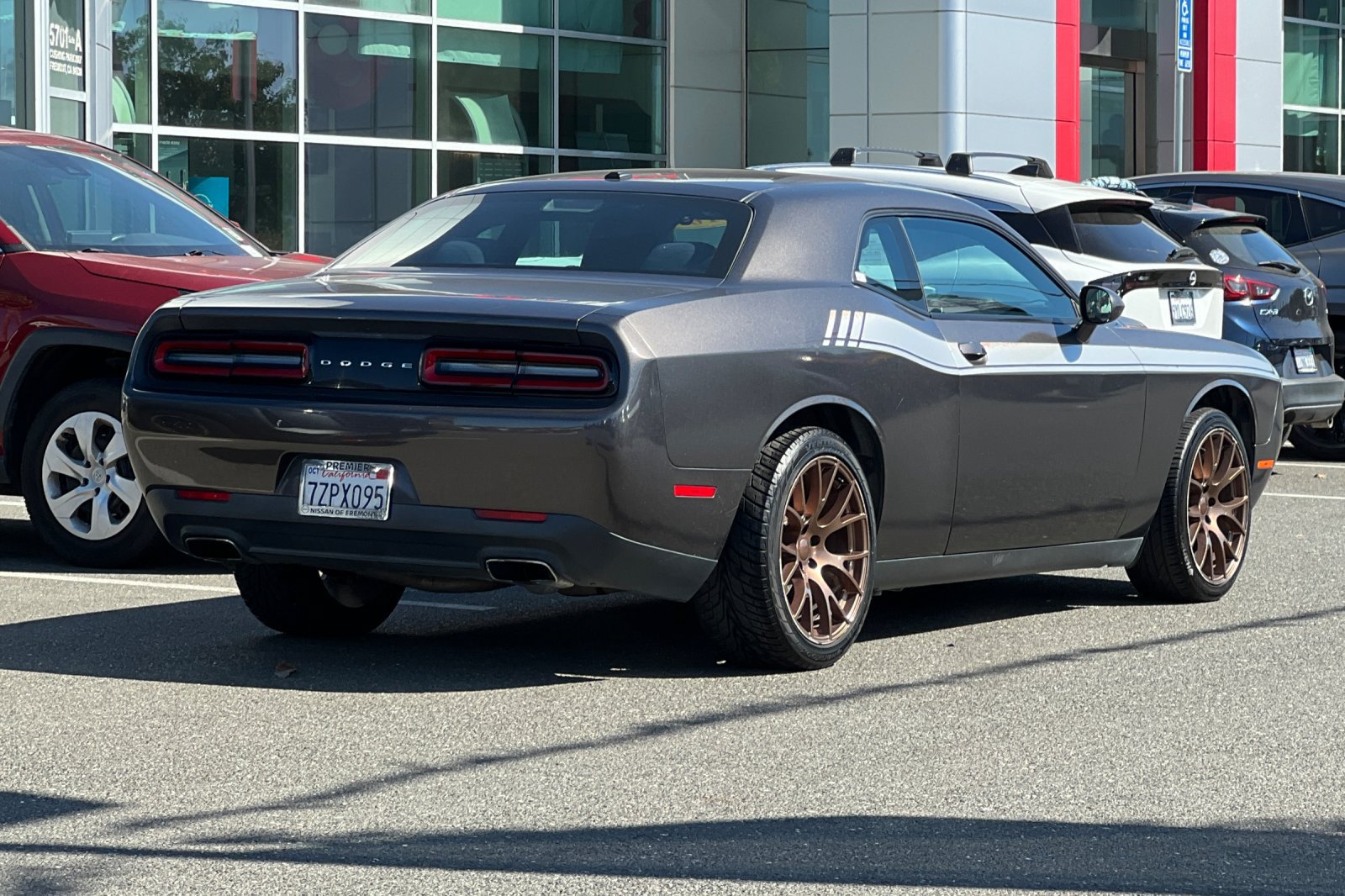Used 2016 Dodge Challenger SXT RWD image 4