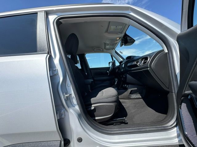 Used 2020 Jeep Renegade Altitude image 15